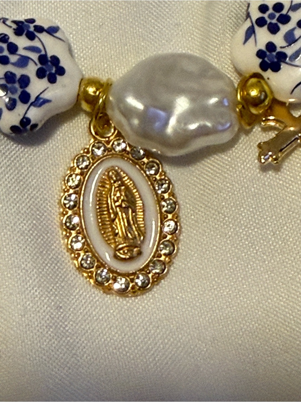 Ceramic bracelet blue & white floral beads Virgin Mary metal charm and cross - Picture 3 of 5